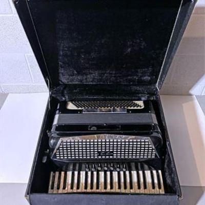 Made in Italy Accordian & Case .jpg