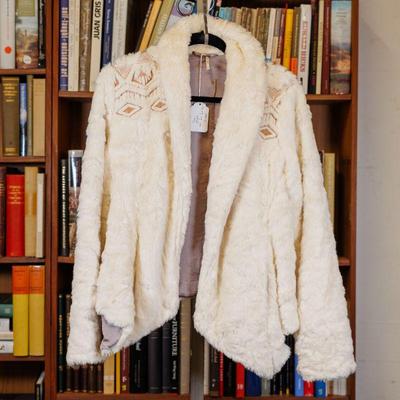 Come into our showroom October 18-20, 10am-5pm to purchase this item.