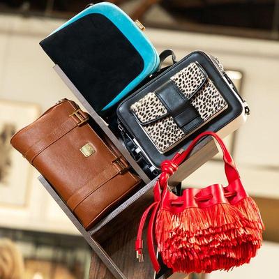 Come into our showroom October 18-20, 10am-5pm to purchase this item.