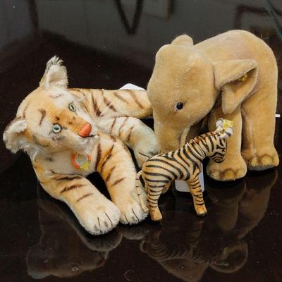 Come into our showroom October 18-20, 10am-5pm to purchase this item.
