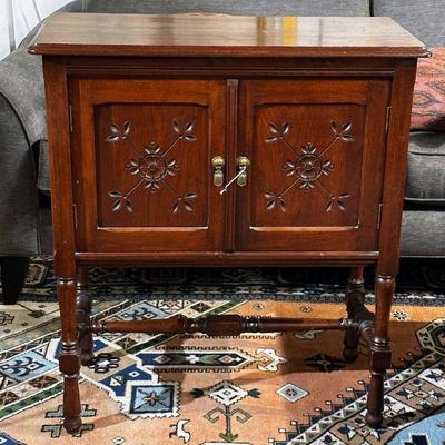 Come into our showroom October 18-20, 10am-5pm to purchase this item.