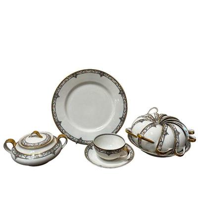 Come into our showroom October 18-20, 10am-5pm to purchase this item.