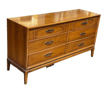 Come into our showroom October 18-20, 10am-5pm to purchase this item.