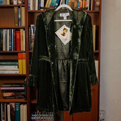 Come into our showroom October 18-20, 10am-5pm to purchase this item.