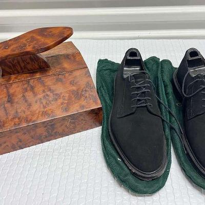 FTH212- Vintage Wooden Shoe Shine Box, Accessories, With Men’s Dress Shoes 