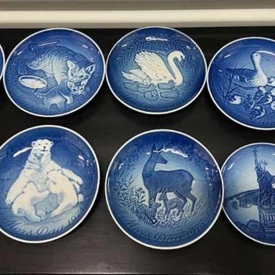 FTH330- Vintage Royal Copenhagen Porcelain Decorative Plates 