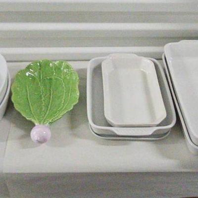 FTH136-An Abundant Assortment Of Serving Platters