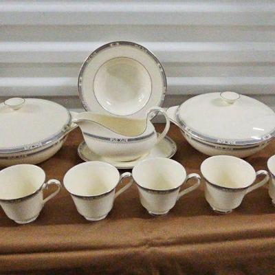 FTH189-Fancy Vintage Collection Of Fine China Tableware By Royal Doulton