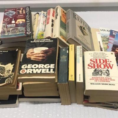 FTH128 - French Language Books, Regular Fiction & Non-fiction Books, Maps
