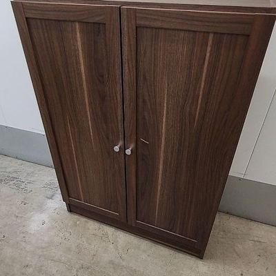 FTH324 - 2-Shelf Bookcase With Doors 