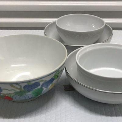FTH152 - Beautiful White Bowls With A Surprise !