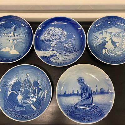 FTH338- Vintage Royal Copenhagen Porcelain Decorative Plates