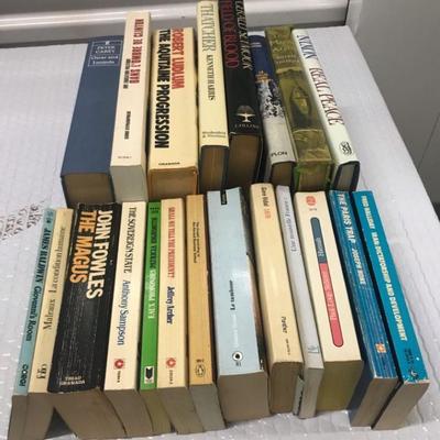 FTH125 - Hardcover & Paperbacks Mystery Lot 