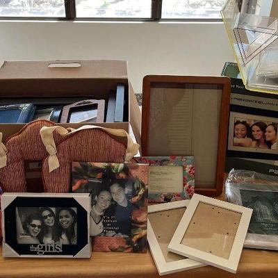 FTH502 Mystery Picture Frame Lot 