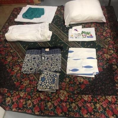 FTH137 - Linens Mystery Lot
