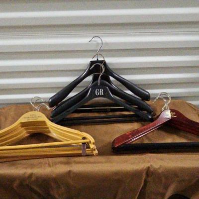 FTH164-Box Full Of High Quality Wooden Hangers
