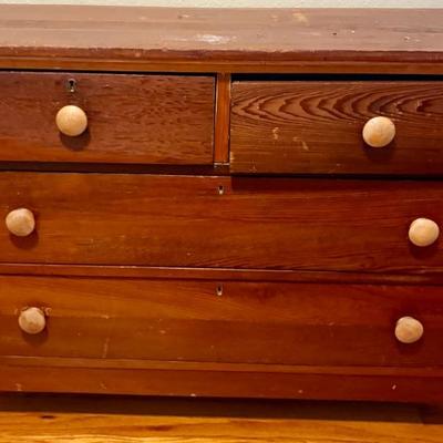 49. Early American chest of drawers 42x30x 20