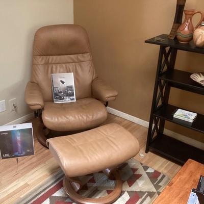 Stressless chair and ottoman 