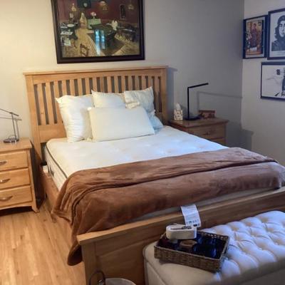 Queen bedroom set with Avocado mattress 