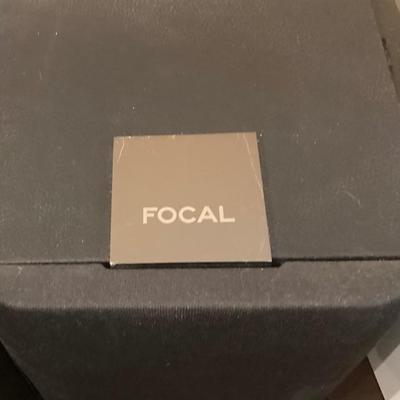 Focal floor standing speakers