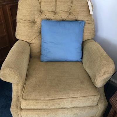la Z boy swivel rocker $149
2 available