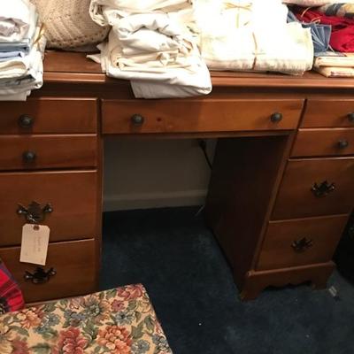 keyhole desk $55
42 X 18 X 30"