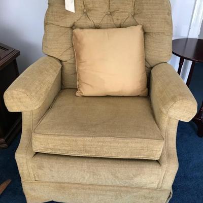 la Z boy swivel rocker $149
2 available