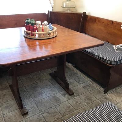 4piece banquet $379
table 42 X 42 X 31"
each bench with storage 43 X 20 X 36"