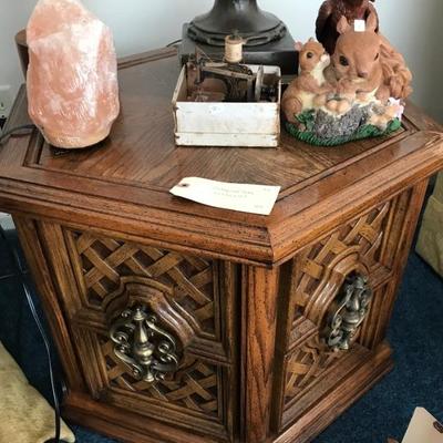 octagonal table $45
26 X 26 X 19"