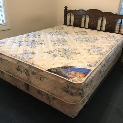 queen bed with Serta mattress and boxspring $199