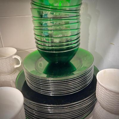 Green glass plates