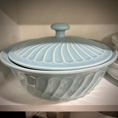 Paula Deen 3 quart covered casserole