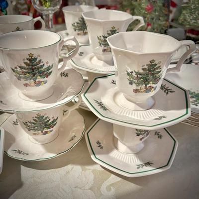 Nkko Ceramics "Happy Holidays" china set