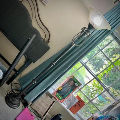 Torchiere floor lamp
