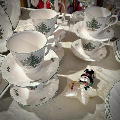 Nkko Ceramics "Happy Holidays" china set