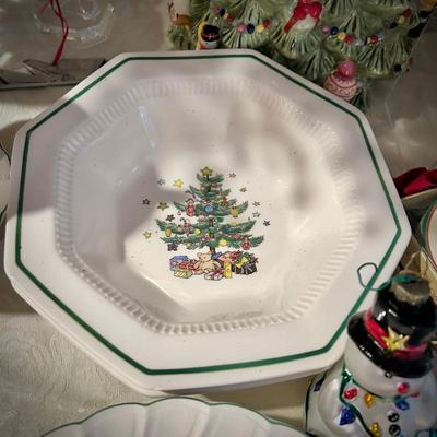 Nkko Ceramics "Happy Holidays" china set