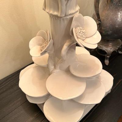 White ceramic lilypad table lamp with black shade