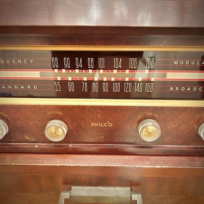 Vintage 1950s Philco radio console with record player