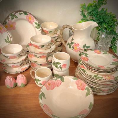 Franciscan "Desert Rose" - 90+ pieces
