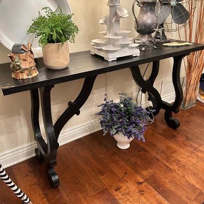 Wood console table with curved legs