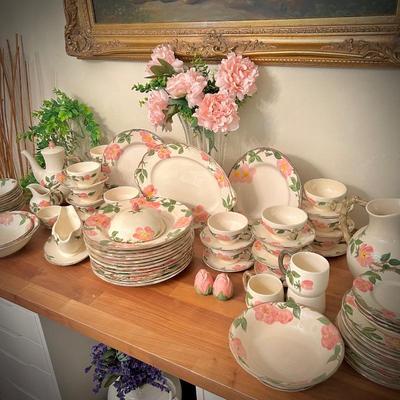 Franciscan "Desert Rose" - 90+ pieces