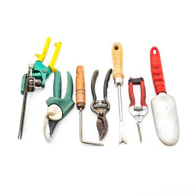 Lot Of 7 Assorted Gardening Tools