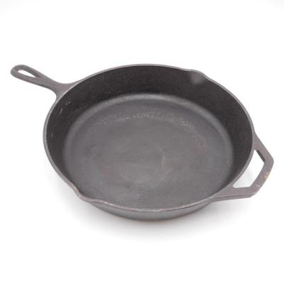 Lodge 12" Cast Iron Skillet 10SK