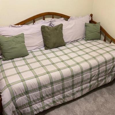 trundle bed