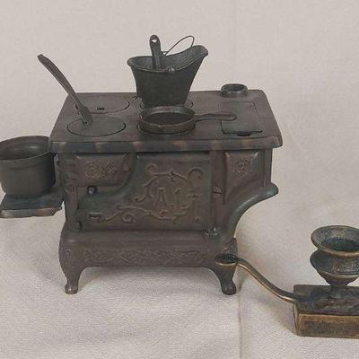 
Antique Salesman Cast Iron Stove Tiny and Adorable!