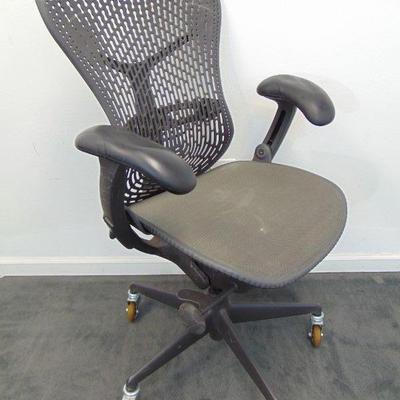 Herman Miller Mirra