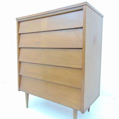 MCM dresser