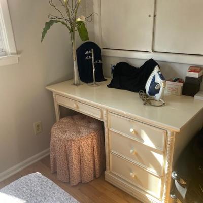 EstateSalesByOlga in Clark, NJ 2024