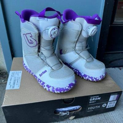 Burton Youth Snow Boots (Size 3K)	