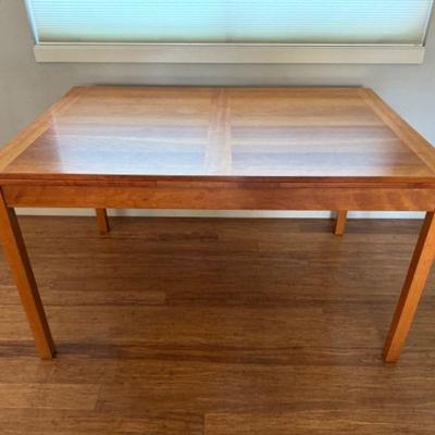 Mobler Danish Expandable Dining Table w/ 2 Leaves - In Great Condition	